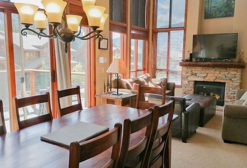 Woodhaven #19 By Bear Country