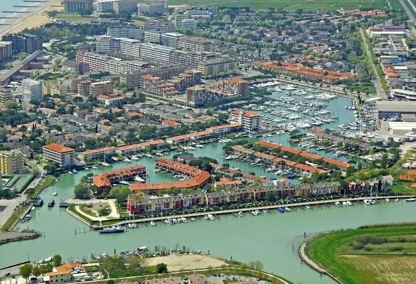 Luminous Flat With Big With Terrace   Beahost