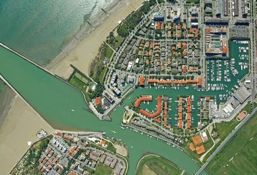 Luminous Flat With Big With Terrace   Beahost