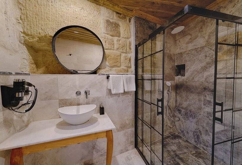 هتل Concept Cave Suites