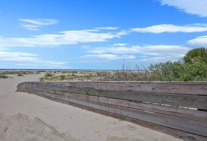 Ocean View St Simons Says Relax At The Beach Club