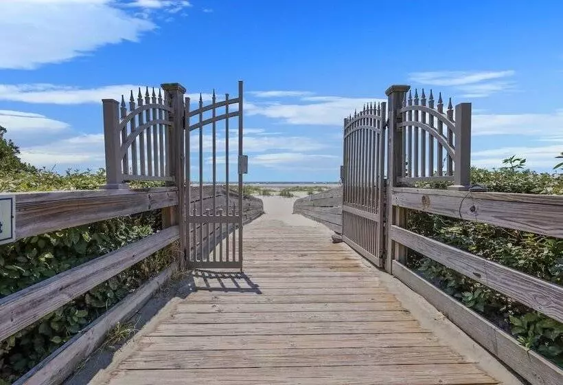 Ocean View St Simons Says Relax At The Beach Club