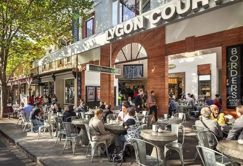 בית מלון כפרי Clocktower Apartment