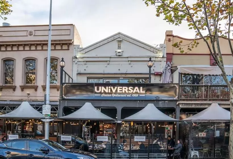 בית מלון כפרי Clocktower Apartment