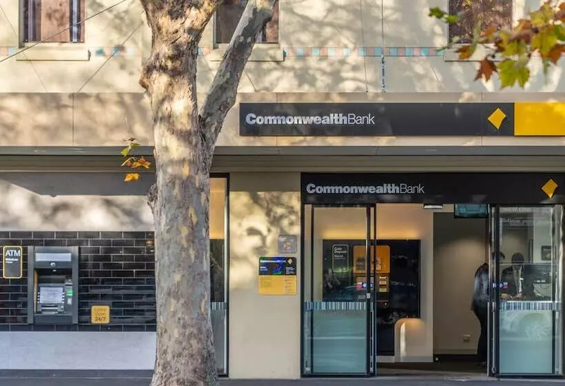 בית מלון כפרי Clocktower Apartment