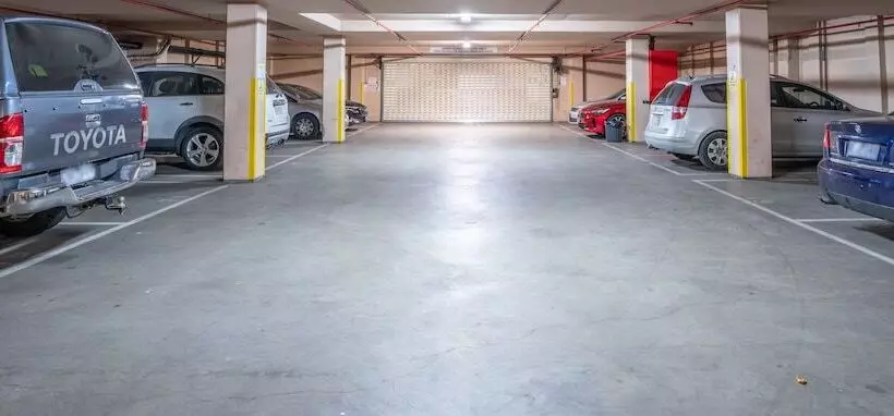 בית מלון כפרי Clocktower Apartment