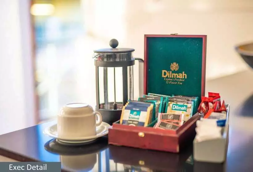 בית מלון כפרי Clocktower Apartment