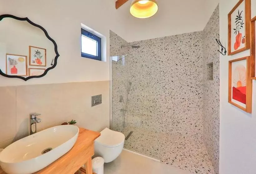 هتل Golden Lighthouse