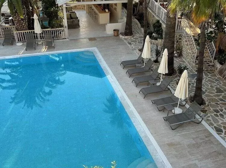 هتل Golden Lighthouse