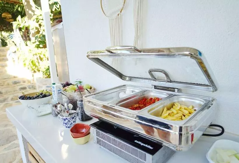 هتل Golden Lighthouse