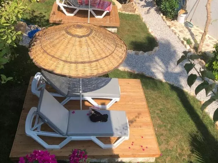 هتل Golden Lighthouse