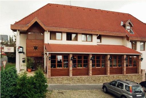 בית מלון כפרי Il Gallo Nero   Fekete Kakas étterem és Panzió