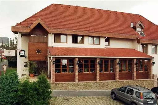 Отель Il Gallo Nero   Fekete Kakas étterem és Panzió