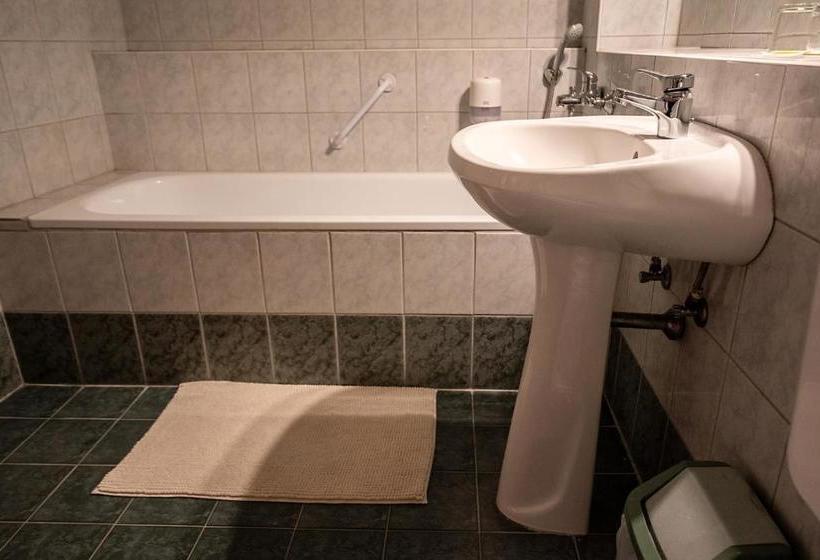 בית מלון כפרי Il Gallo Nero   Fekete Kakas étterem és Panzió