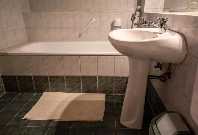 Отель Il Gallo Nero   Fekete Kakas étterem és Panzió