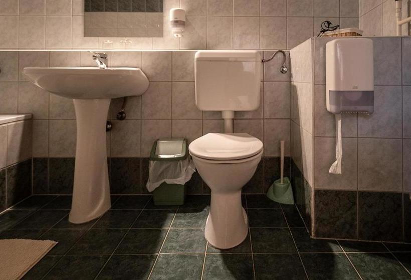 בית מלון כפרי Il Gallo Nero   Fekete Kakas étterem és Panzió