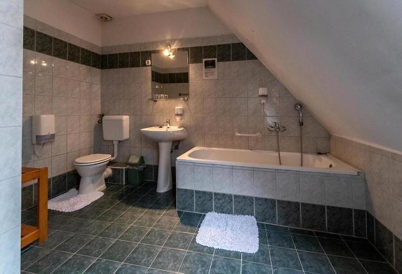 בית מלון כפרי Il Gallo Nero   Fekete Kakas étterem és Panzió