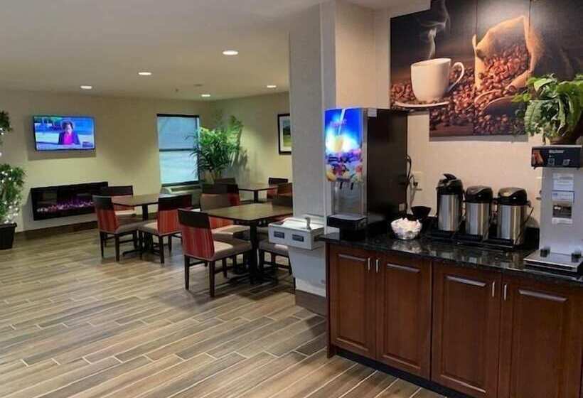 Отель Inn At Clinton