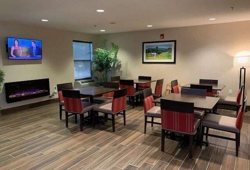 Отель Inn At Clinton