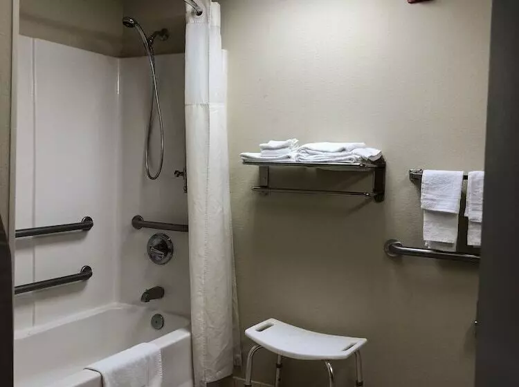 Отель Inn At Clinton