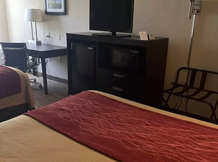 Отель Inn At Clinton