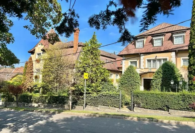 فندق Kikelet Club