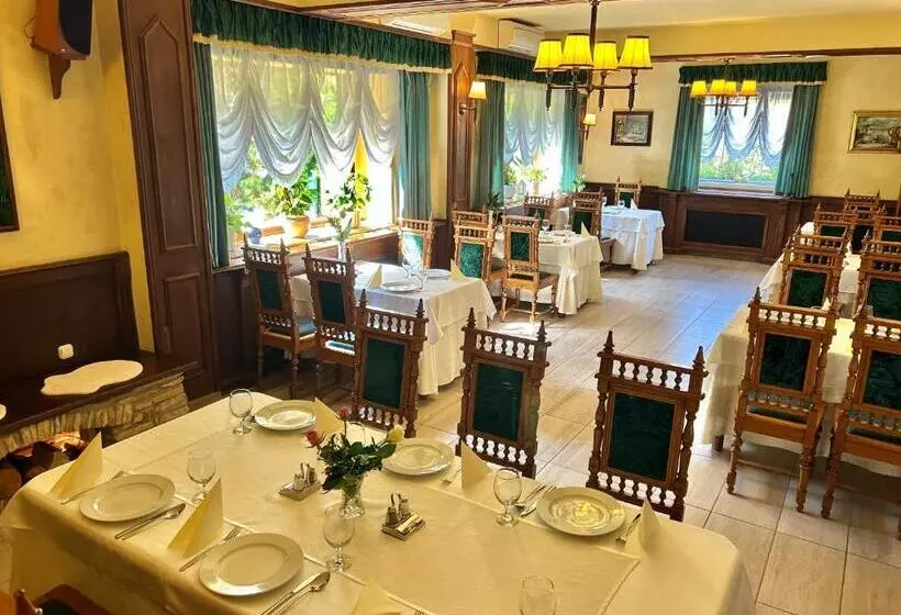 فندق Kikelet Club