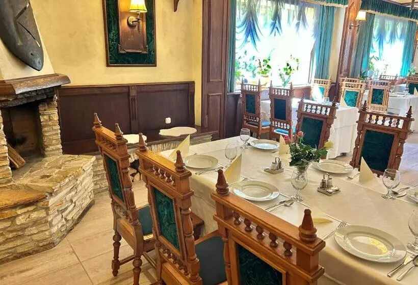 فندق Kikelet Club