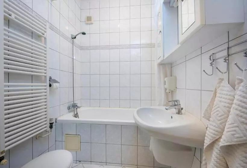 فندق Kikelet Club