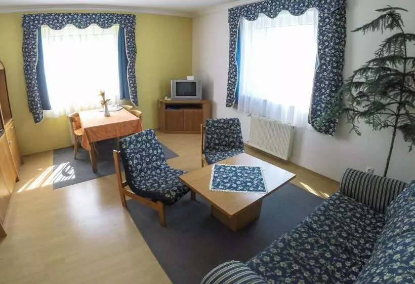 فندق Kikelet Club