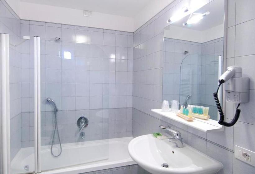 בית מלון כפרי Metropole Bellagio