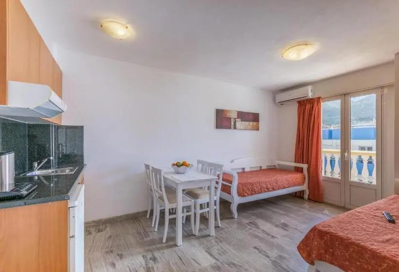 Irini Apartments