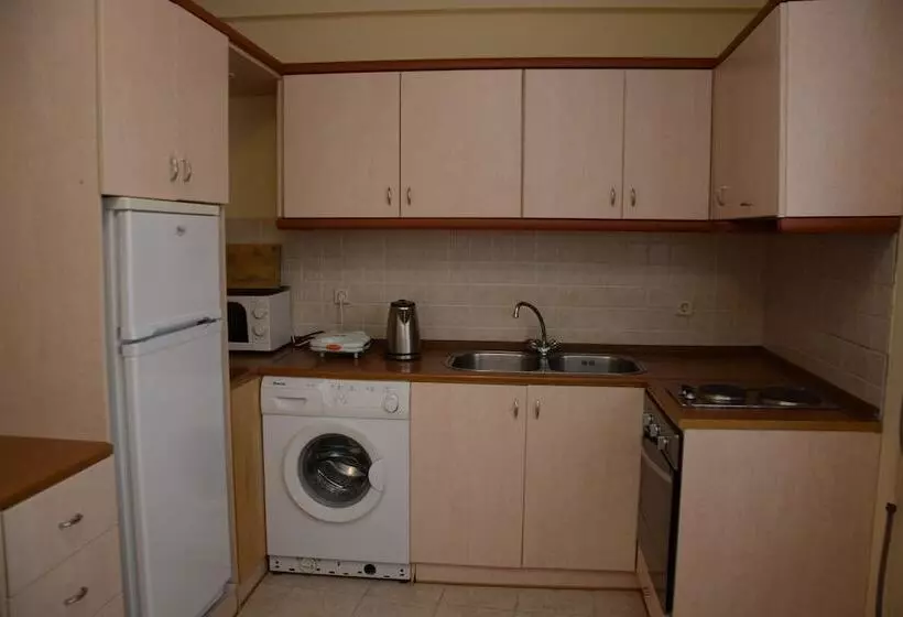 Niki Hotel Apartments