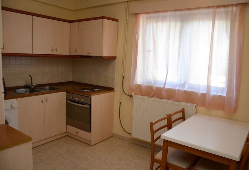 Niki Hotel Apartments