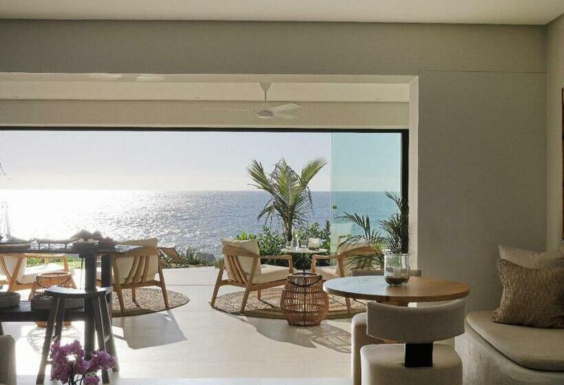 Отель Sala Beach House