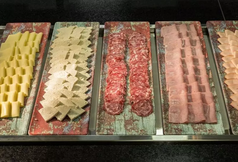 ホテル Intercity Canoas