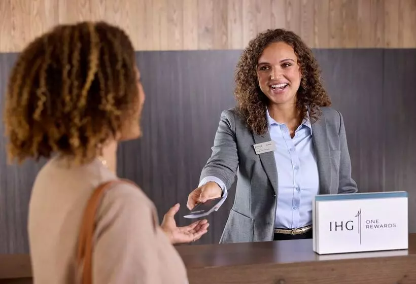 هتل Staybridge Suites   Lexington S Medical Ctr Area, An Ihg
