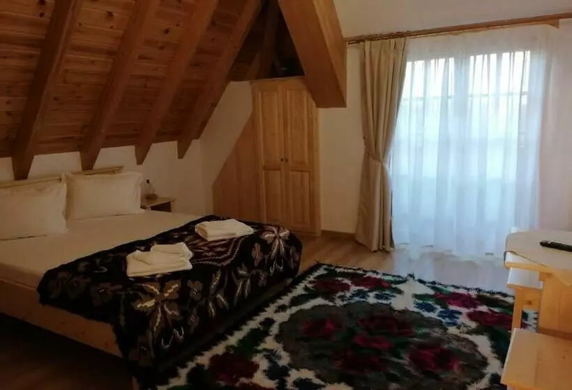 Pensiunea Căsuța Din Deal