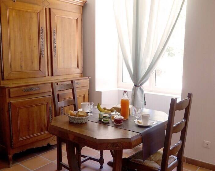 פנסיון La Tour De Coron