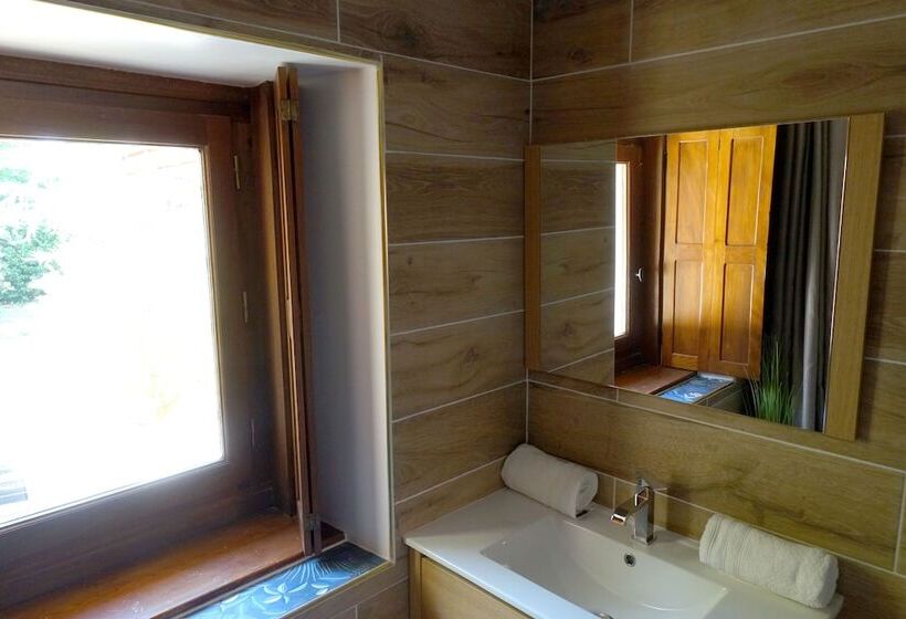 פנסיון La Tour De Coron