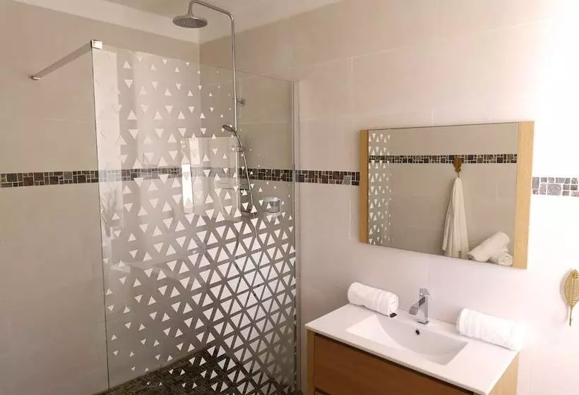 ペンション La Tour De Coron