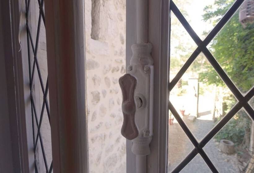 פנסיון La Tour De Coron