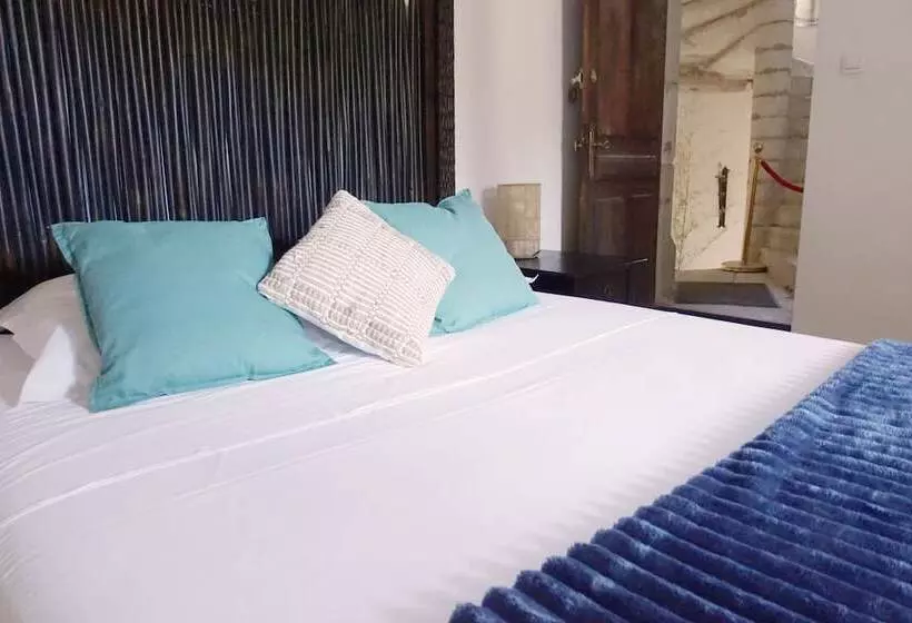 ペンション La Tour De Coron