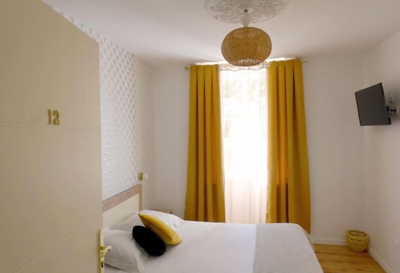 פנסיון La Tour De Coron