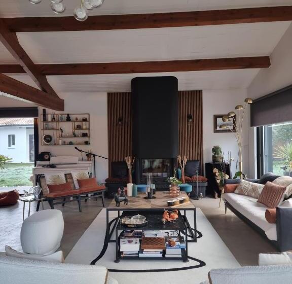 민박 La Parenthese Du Las