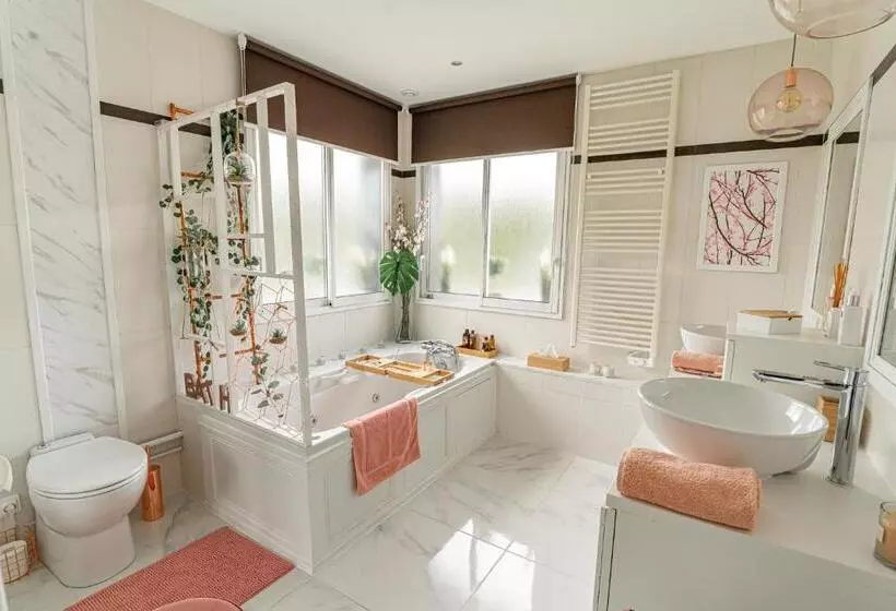 Aamiaismajoitus (B&B) La Parenthese Du Las