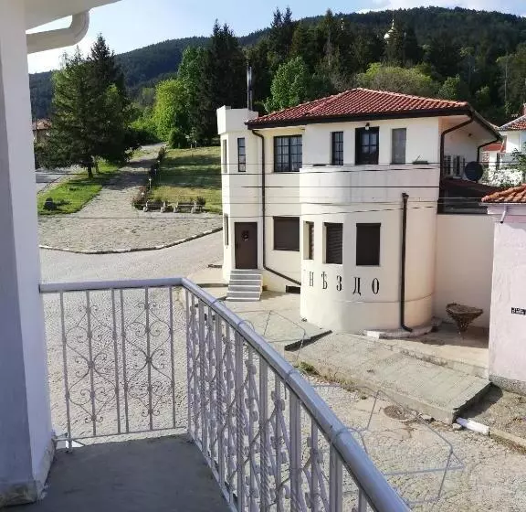 ホテル Byalata roza