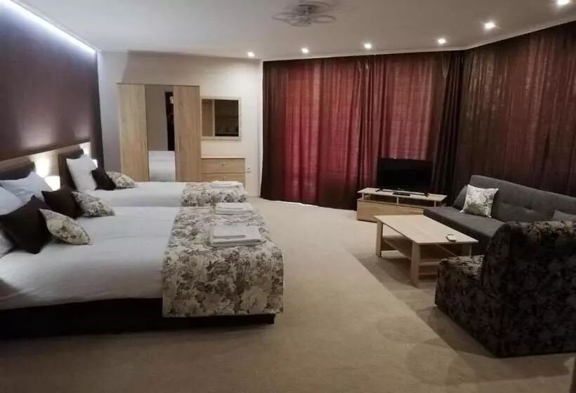 ホテル Byalata roza