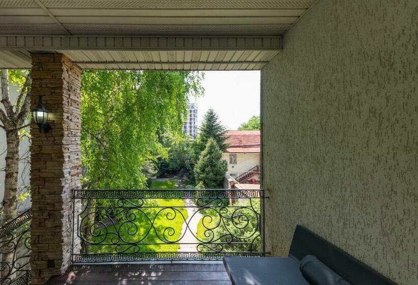 Wanderlust Boutique Hostel