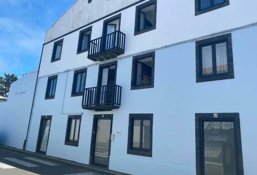 مبيت وإفطار Fenais da Luz House